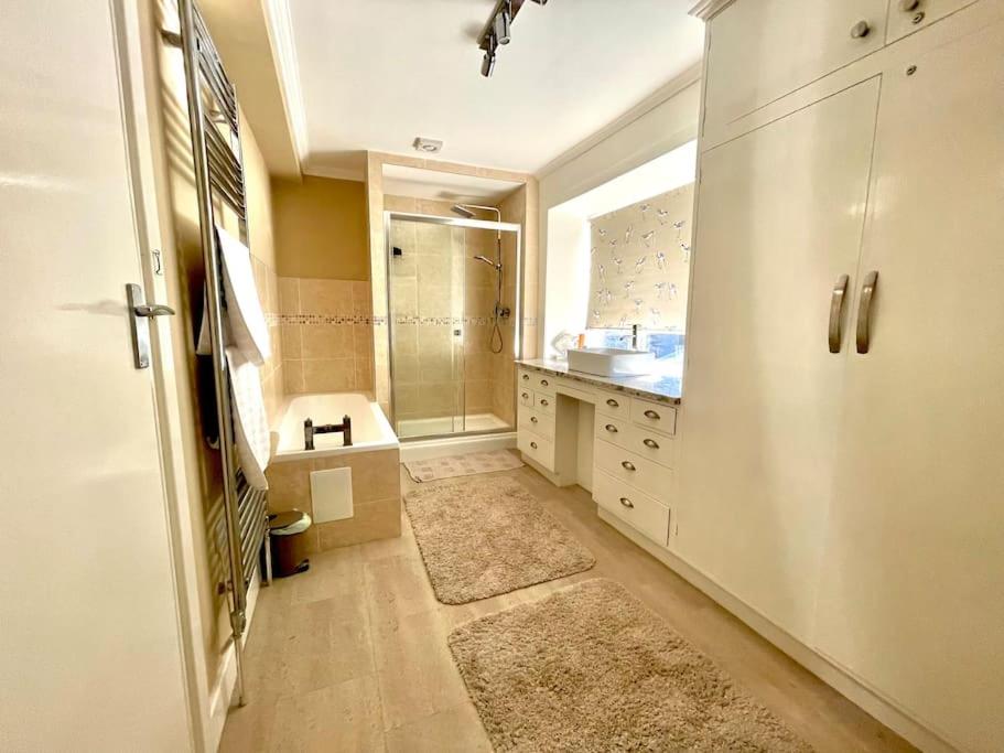 Luxury Hebden Bridge apartment with river views