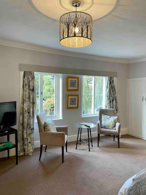 Luxury Hebden Bridge apartment with river views
