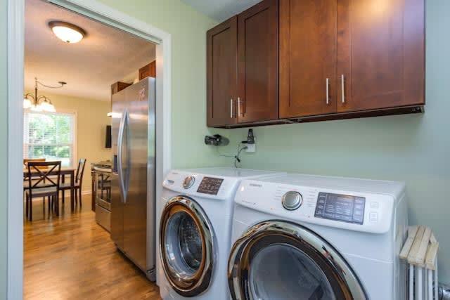 3 Bedroom Cottage Only 3 Miles from Downtown - Property Image 4