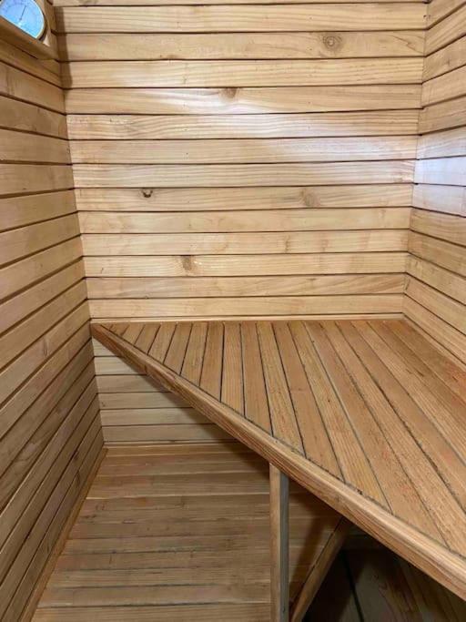 Couples retreat with Sauna + plunge pool, Cornwall view 5