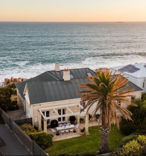 St Helens - Absolute Ocean Frontage - 1 The Strand Port Elliot- Linen Included