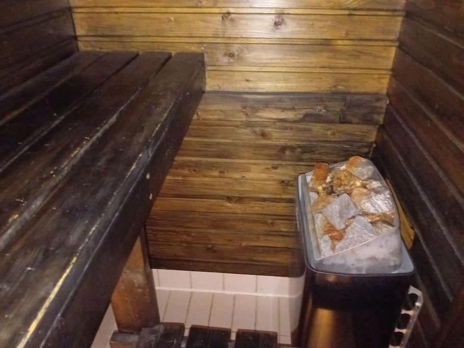 Tilava yksiö suurella puutarhalla
