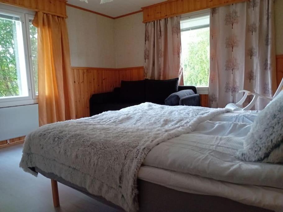 Tilava yksiö suurella puutarhalla