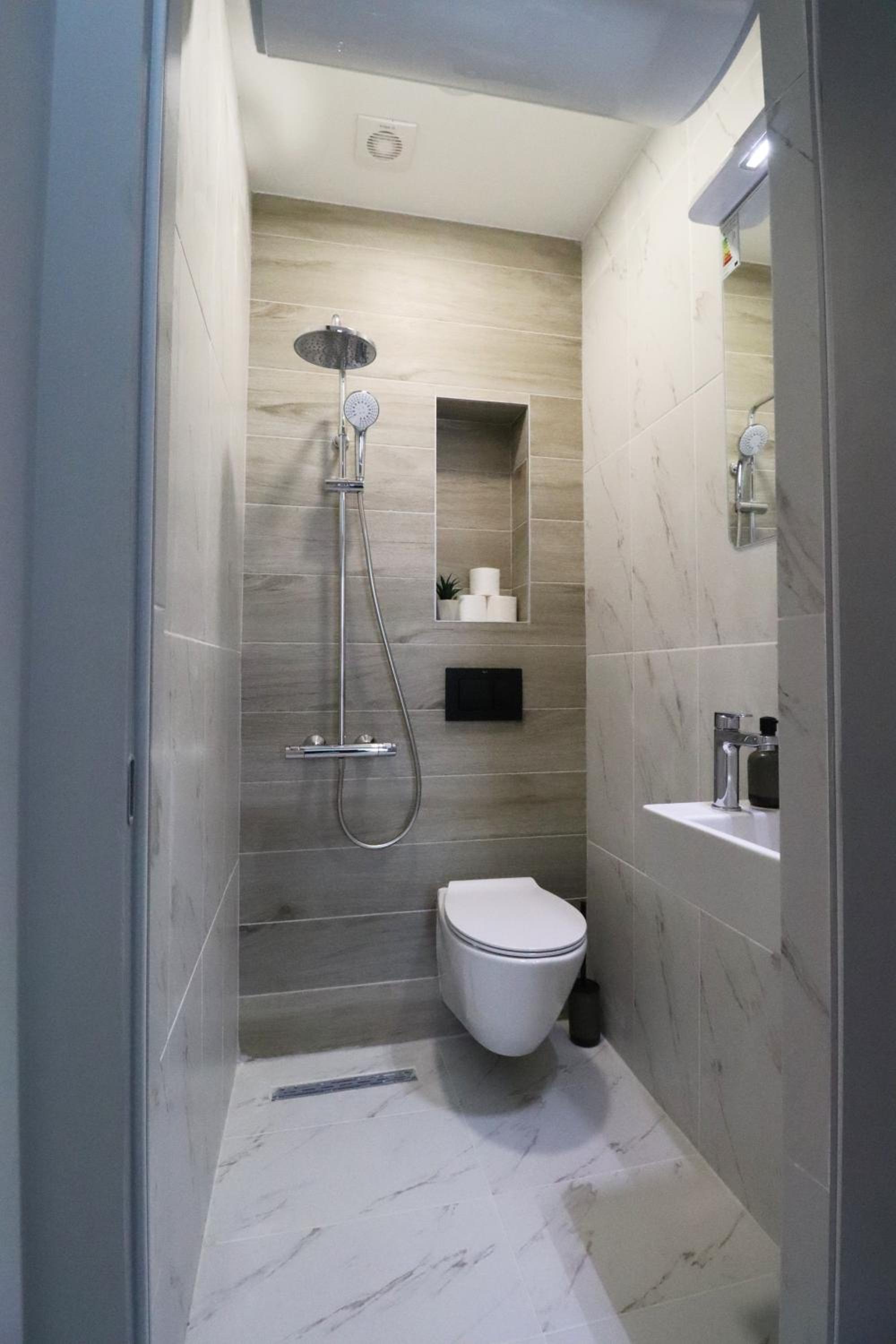 2 Private Suits - Art, Location, Quiet, Balconies