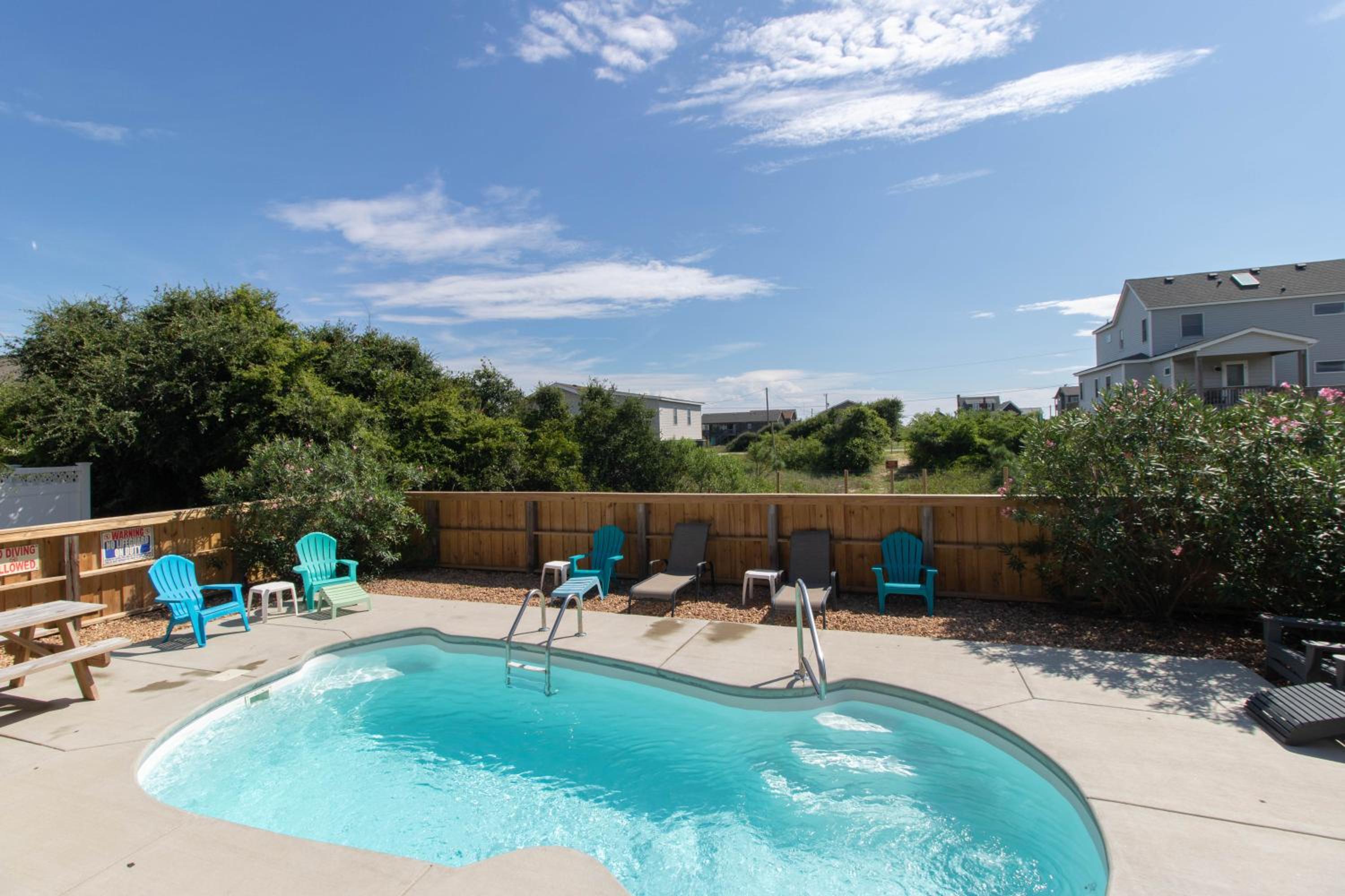 Carolina Cottage - Kitty Hawk, Oceanside, Walk to Beach, Pool, Hot Tub, Pool Table