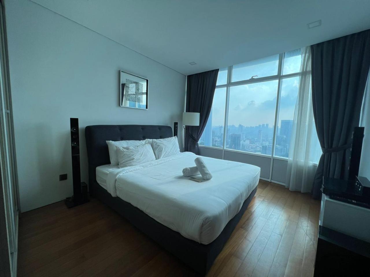 Vortex suites KL tower view& KL118 view