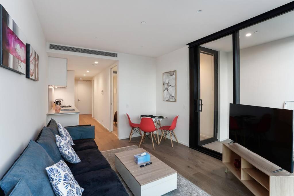 Cozy-Brilliant Natural Light Near Crown &City 1B1B