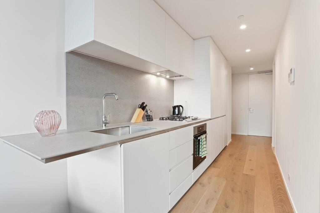Cozy-Brilliant Natural Light Near Crown &City 1B1B