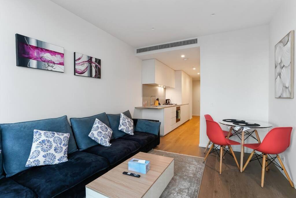 Cozy-Brilliant Natural Light Near Crown &City 1B1B
