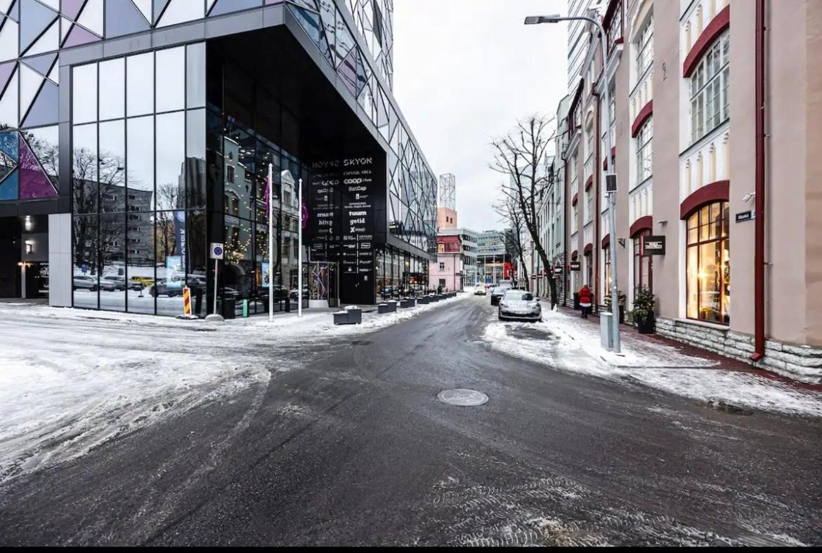 High-Rise Luxury Apartment With Amazing Panoram View in CityCentre