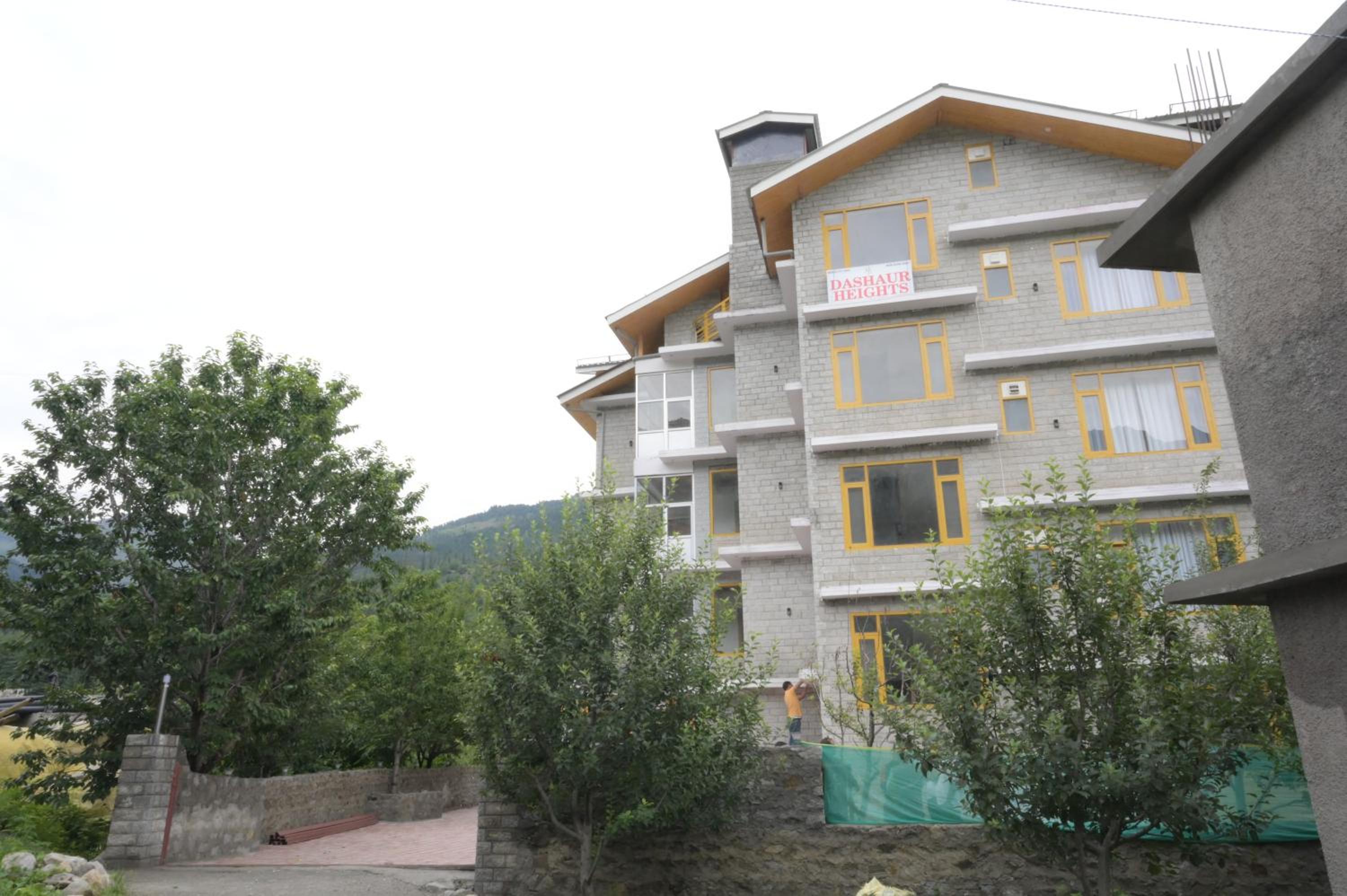 Hotel Dashaur Heights