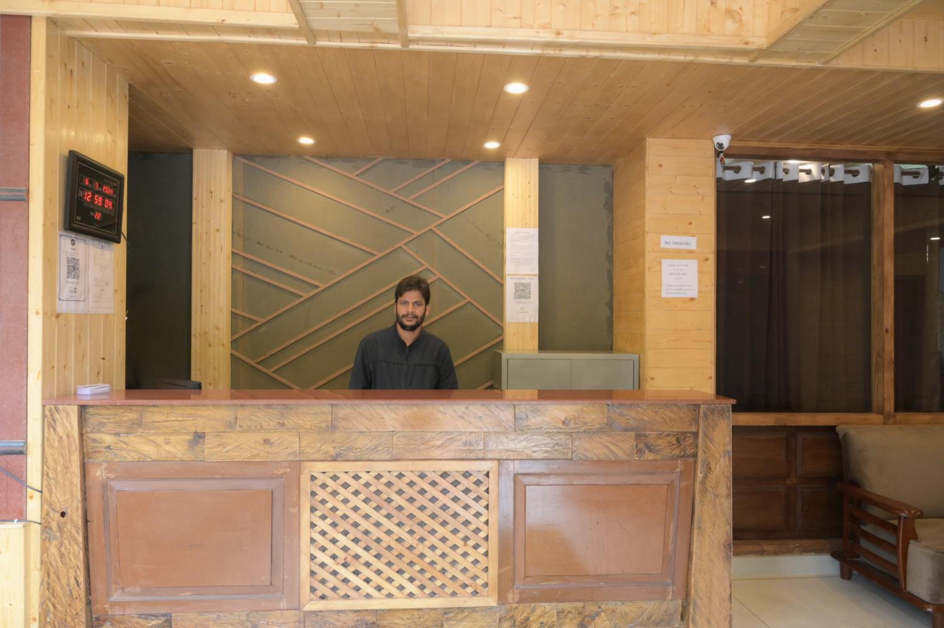 Hotel Dashaur Heights