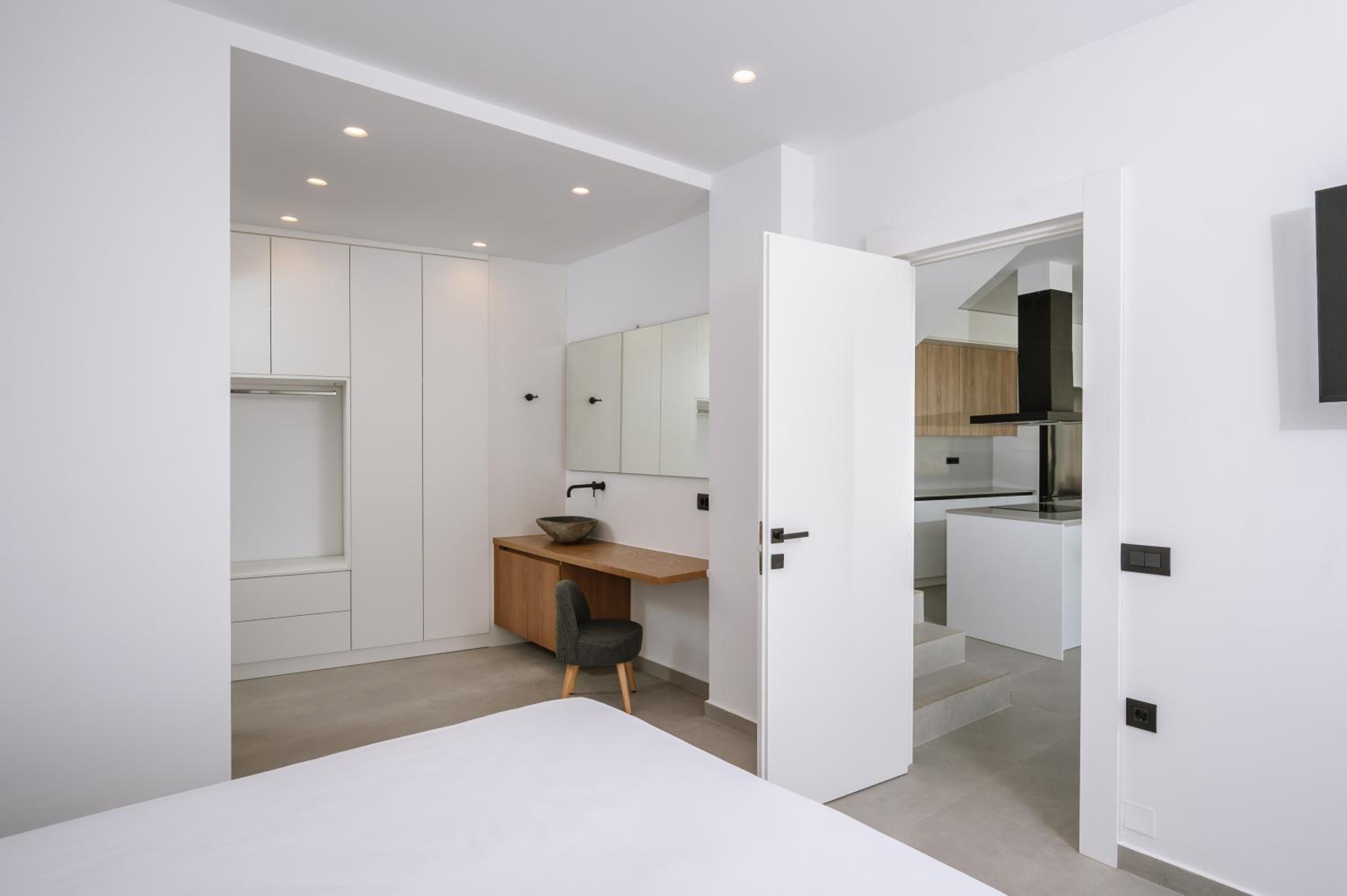 Aetheria & Aura Suites by Temma Villas