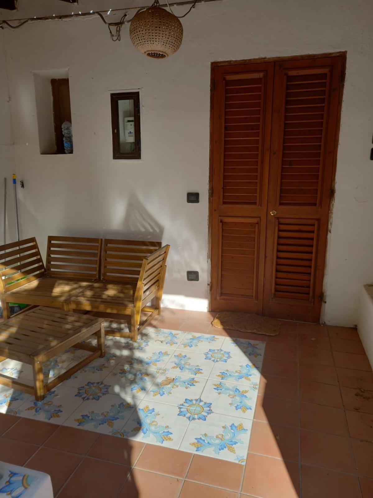 vulcano cottage photo 2