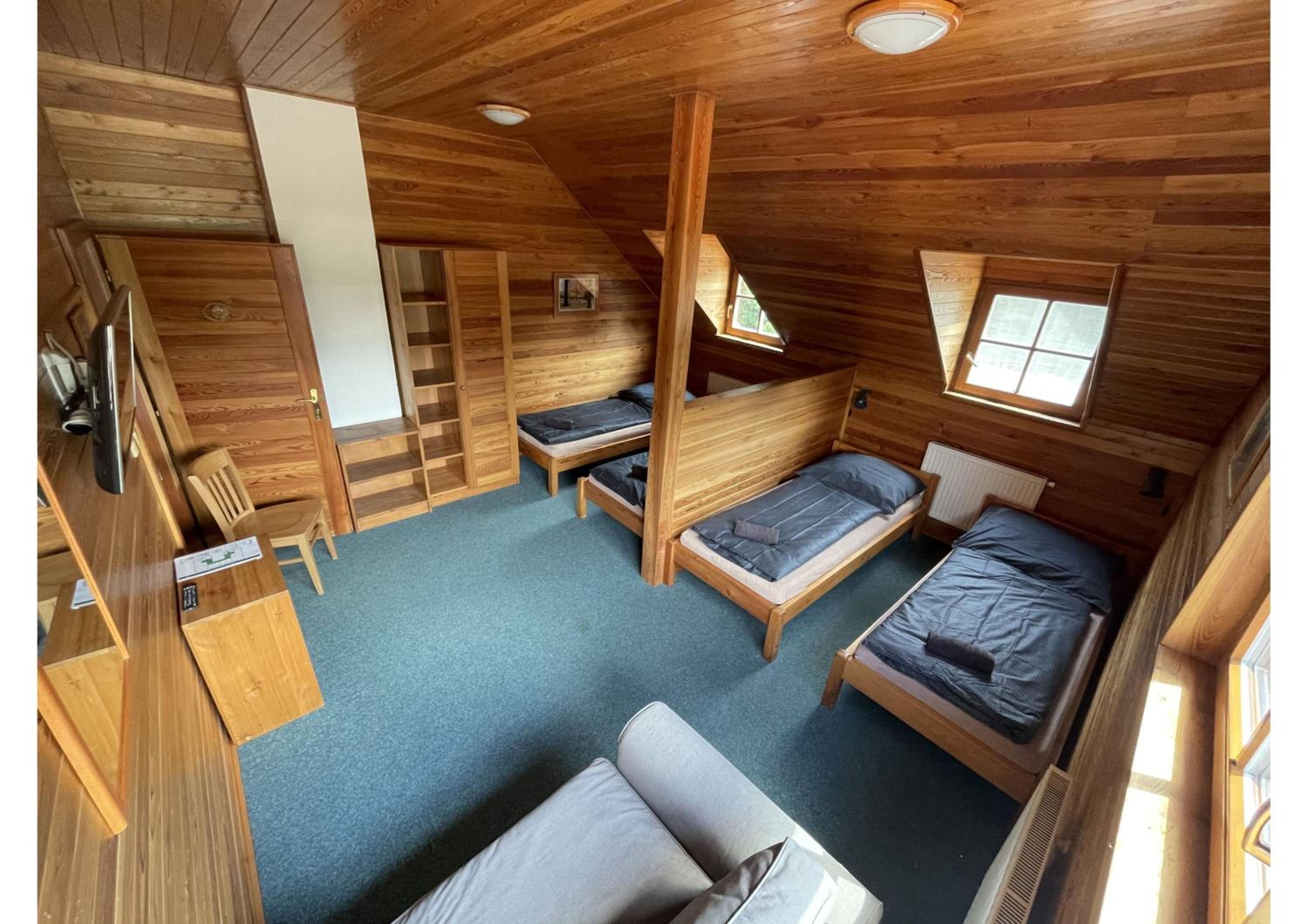 Areál Kamínka - POKOJE A APARTMÁNY