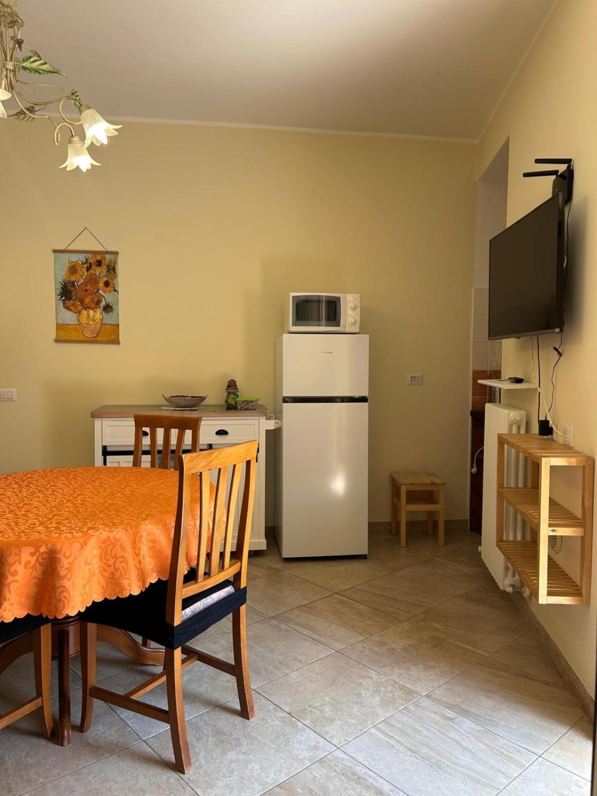 TRA MONTI E LAGO en Verbania — kitchen