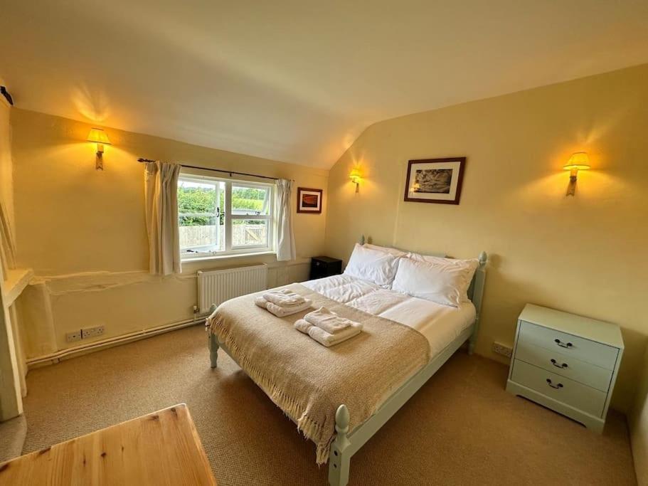 Walnut Cottage, Framlingham view 3