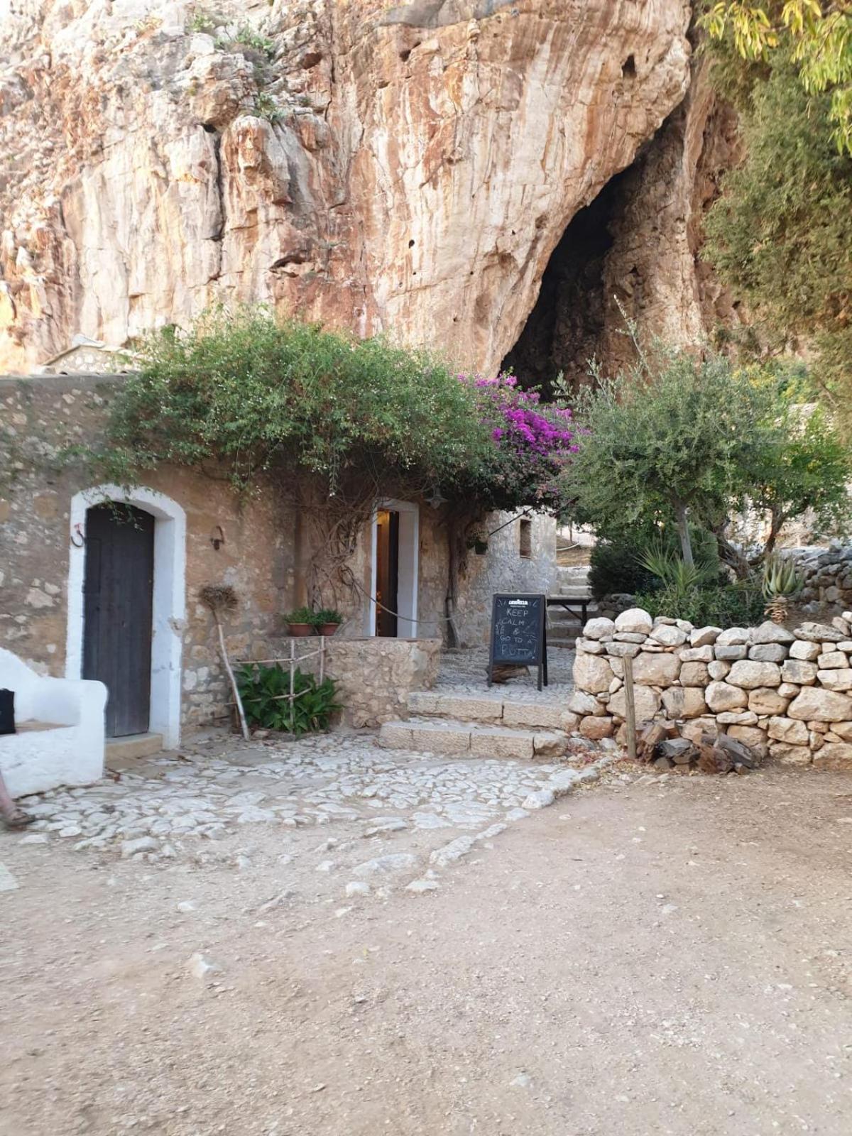 ERICE APARTMENTS