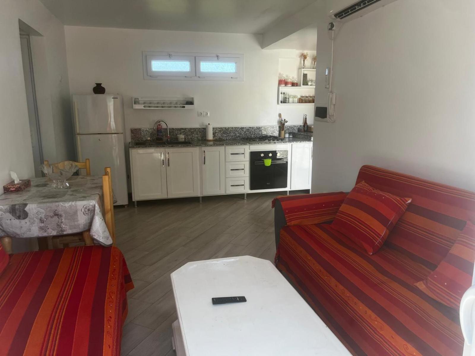 Vue sur Mer 5 personnes - Location Azeffoun Ait Chafaa - 8500 DZD nuit view 3
