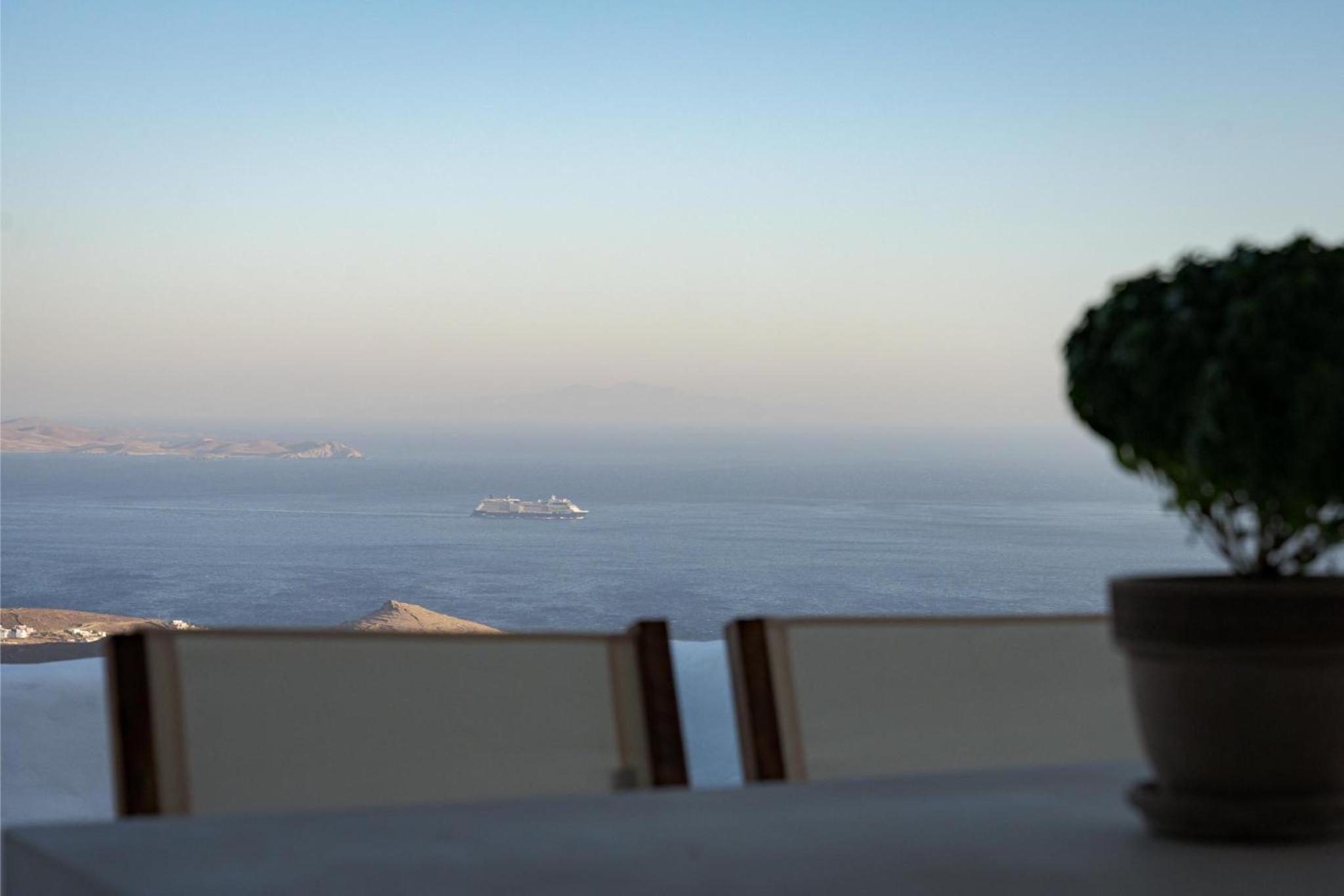 Morfes Luxury Apartments