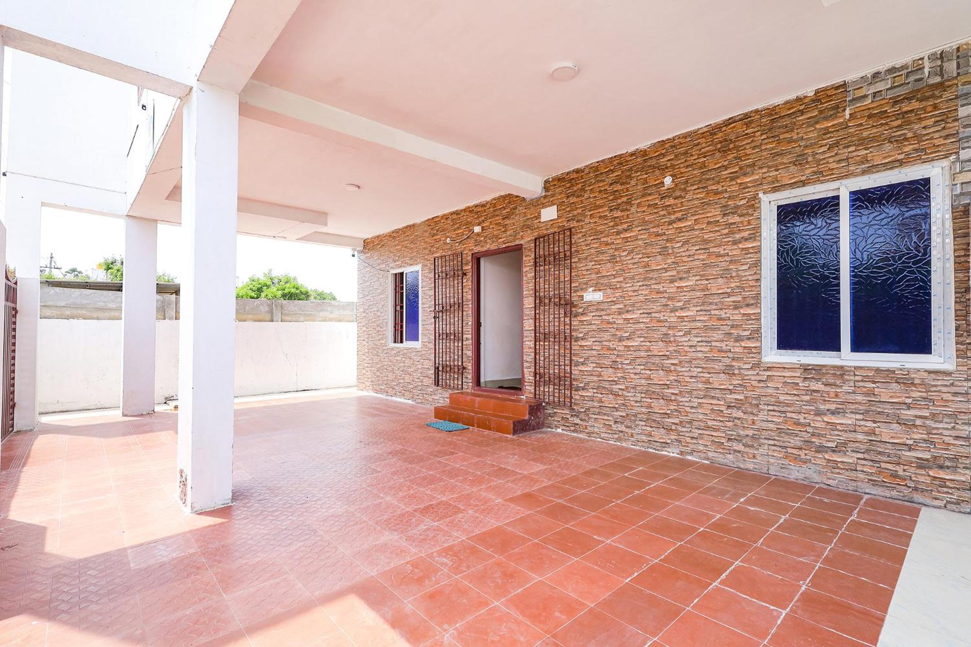 FabExpress Kovalam Residency