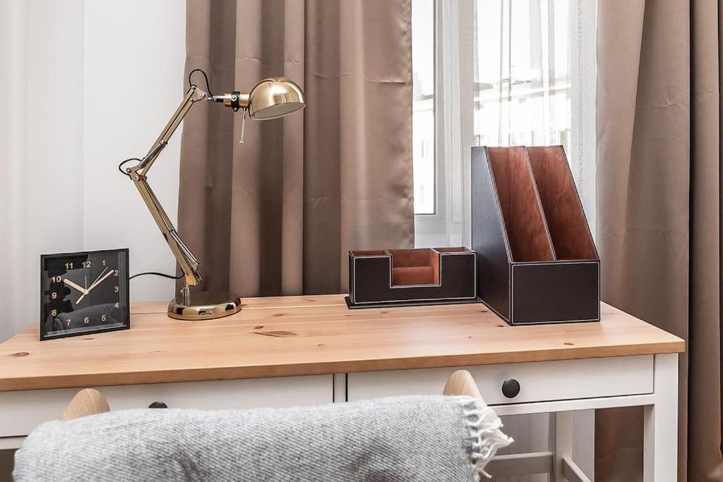 Exclusive apartment in city center plus free parking