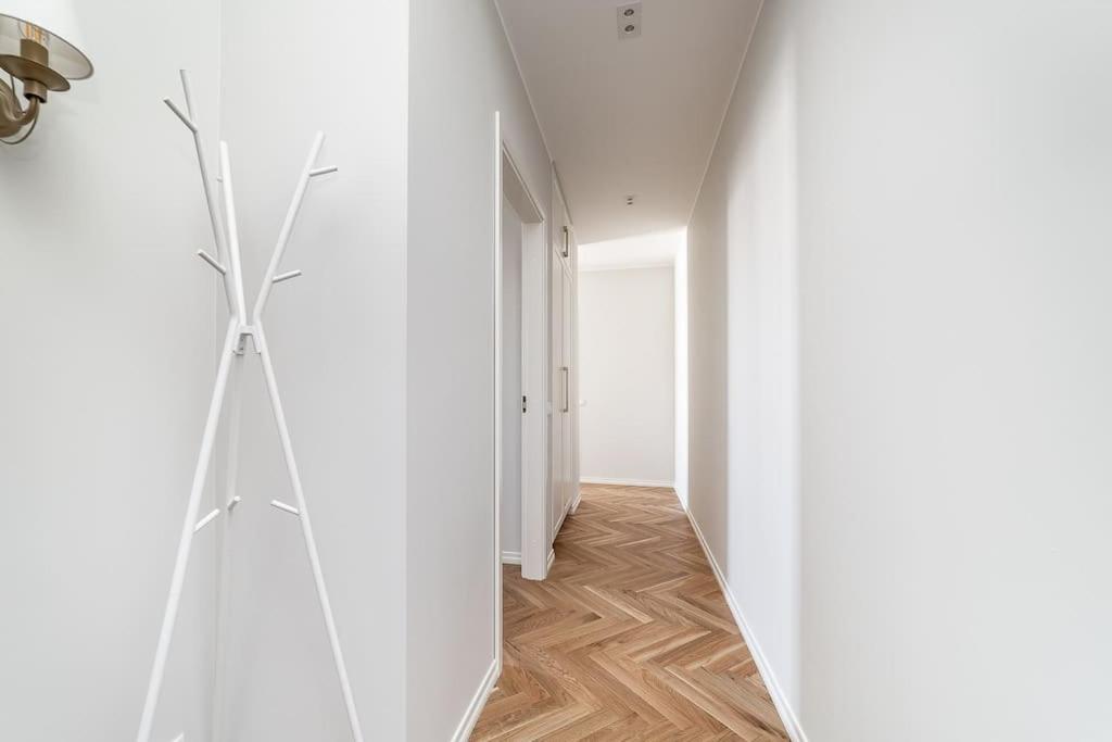 Exclusive apartment in city center plus free parking