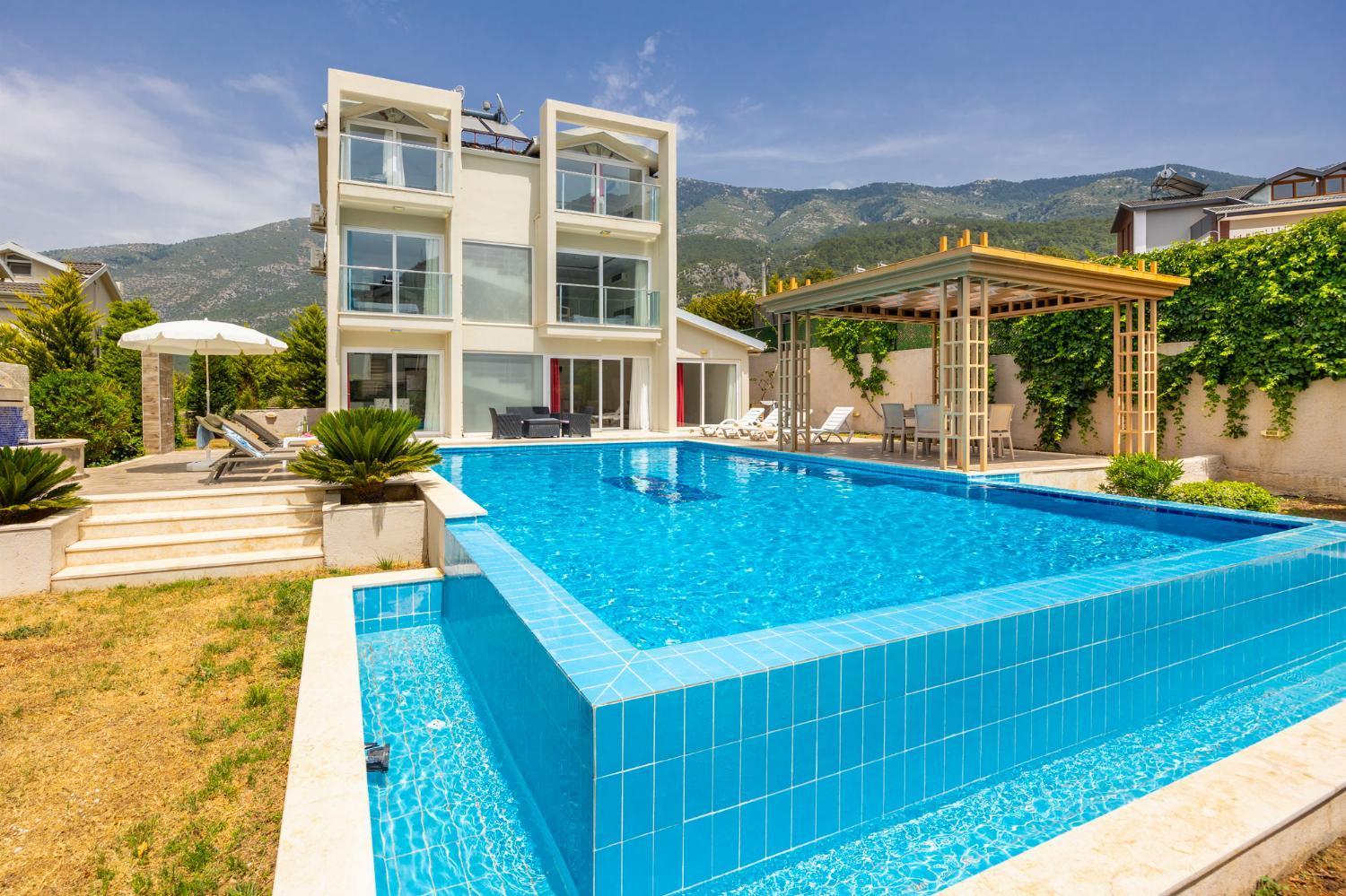 Villa Premium F view 4