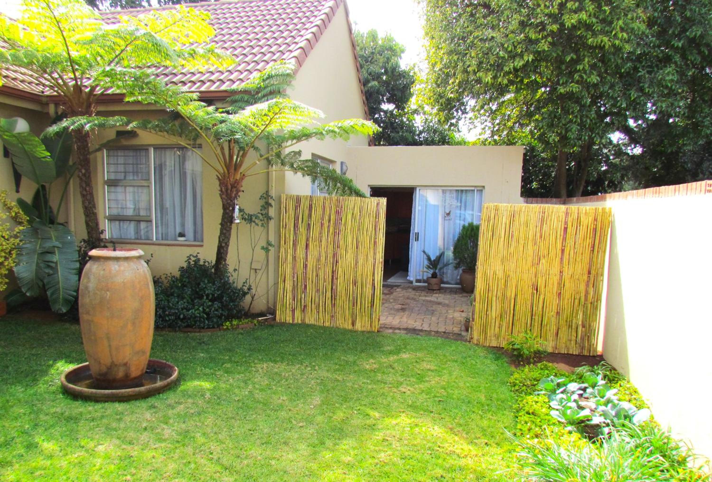 Suburban oasis in quiet neighborhood