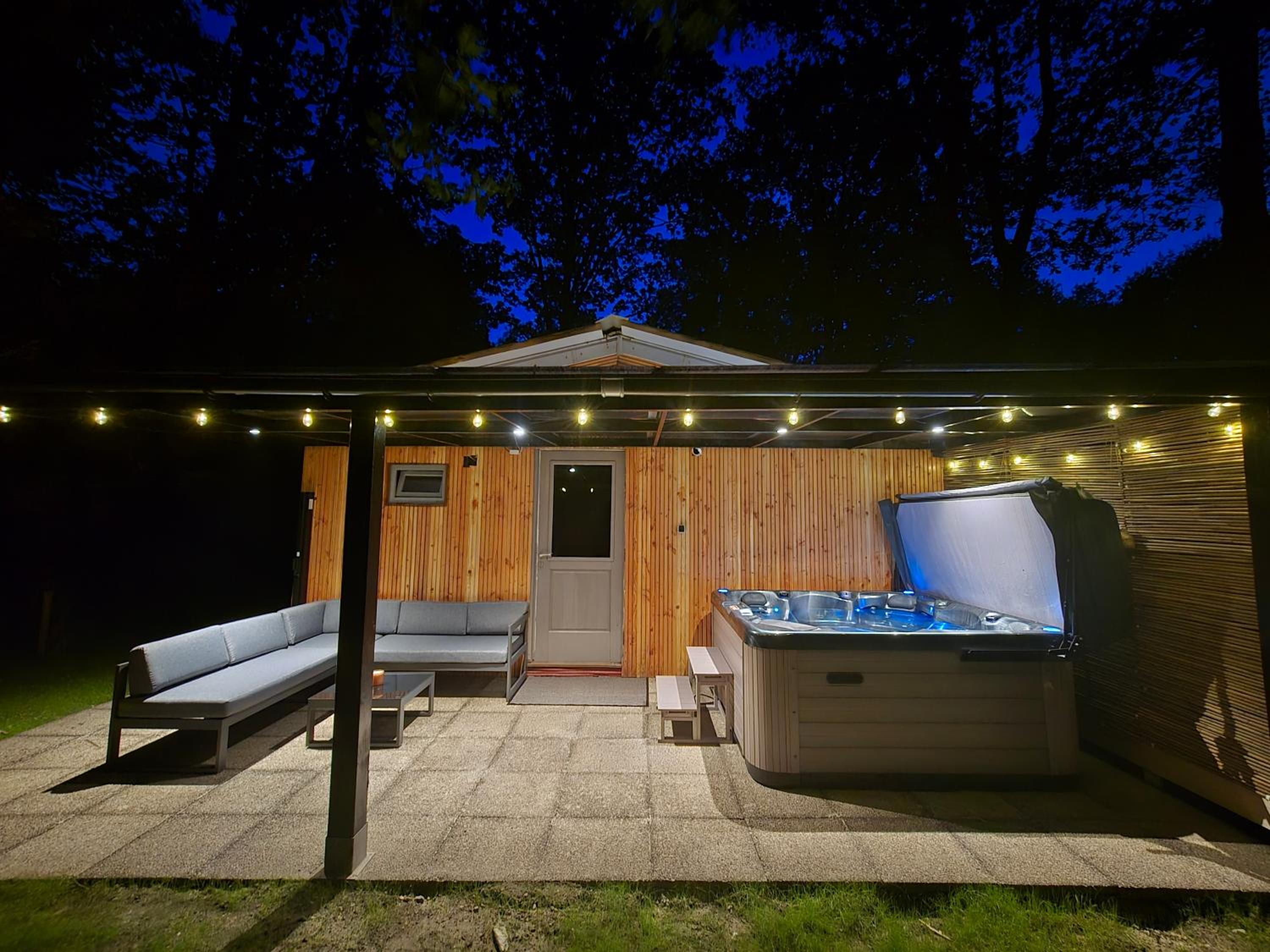 Tiny Lodge met prive Jacuzzi