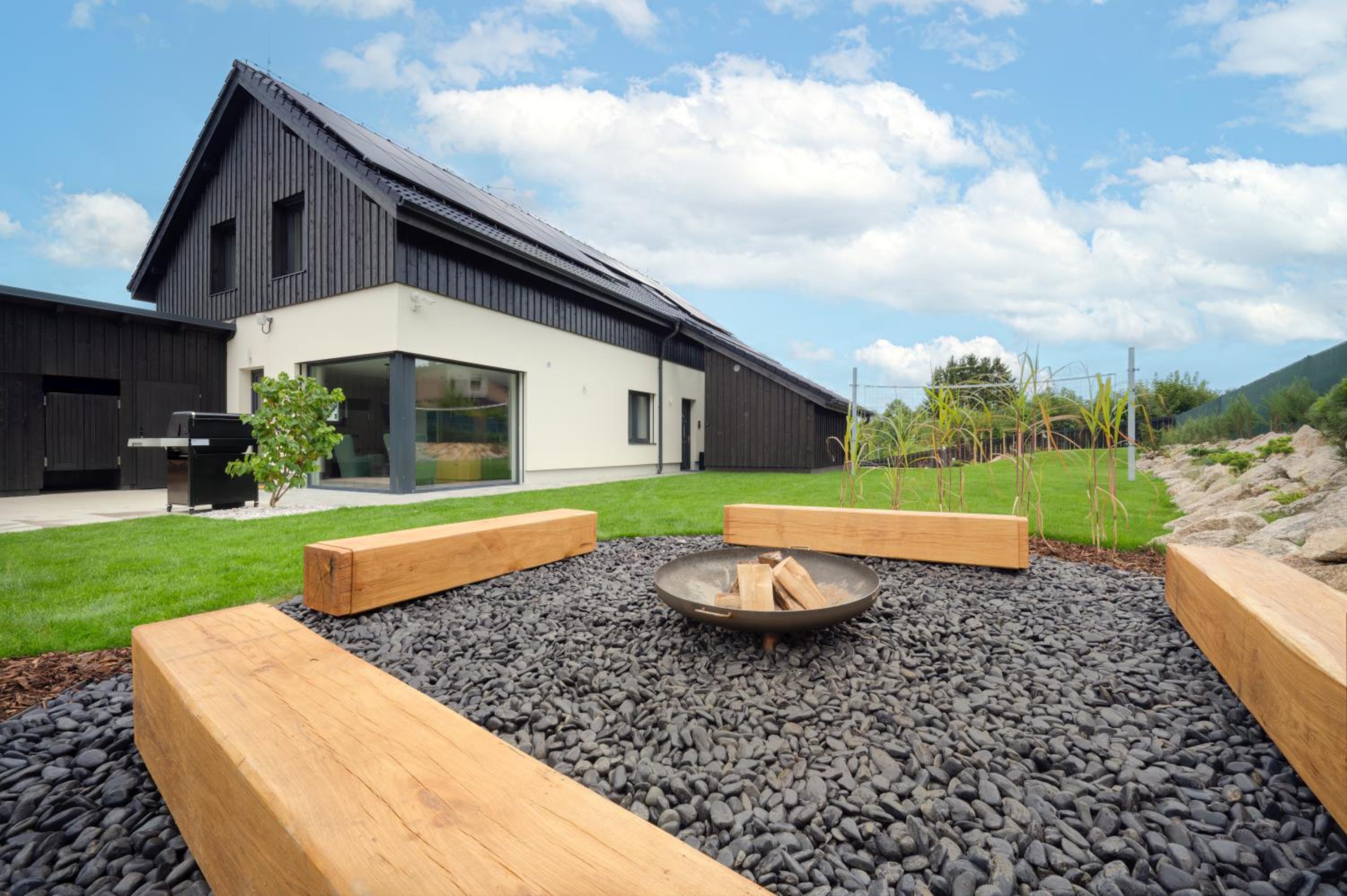Residence Smržovka - Luxury House with Swimming Pool, Jacuzzi, Garden and BBQ