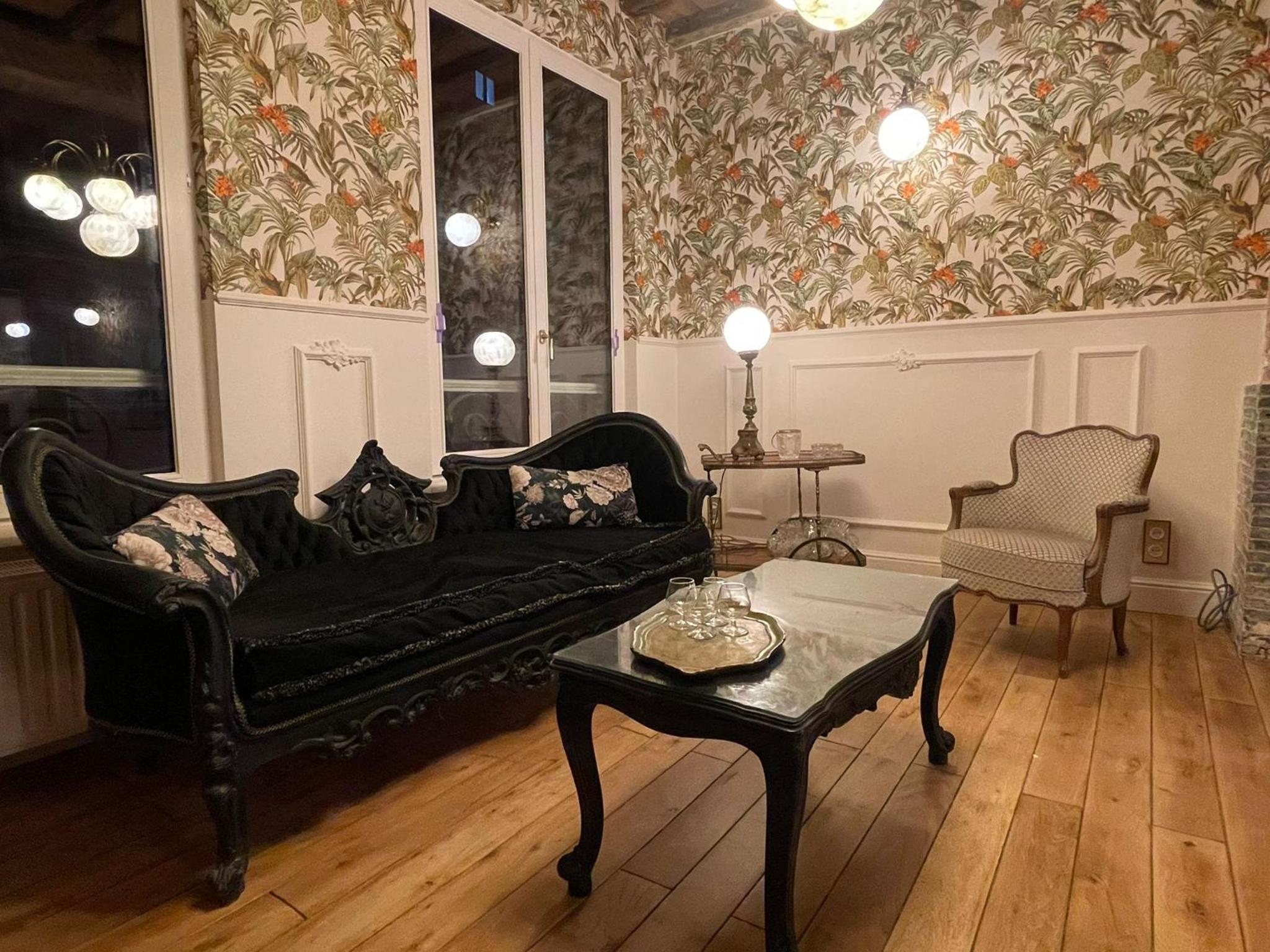 La Petite Foret Art Deco Apartment in Brussels