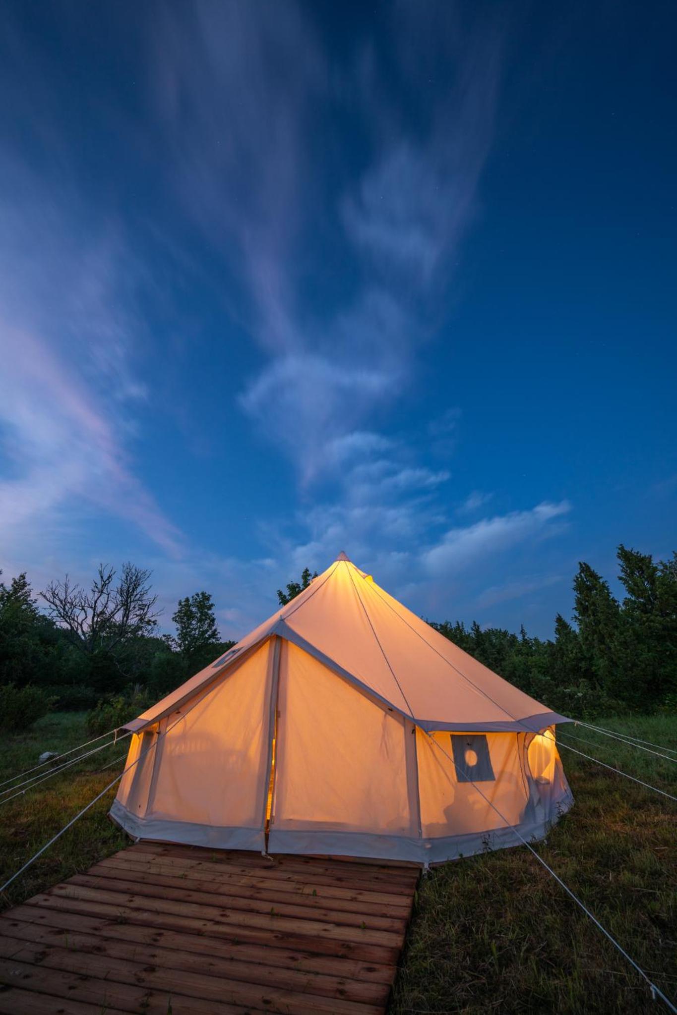 Privaatne glamping, saun ja köögiga maja mere kaldal