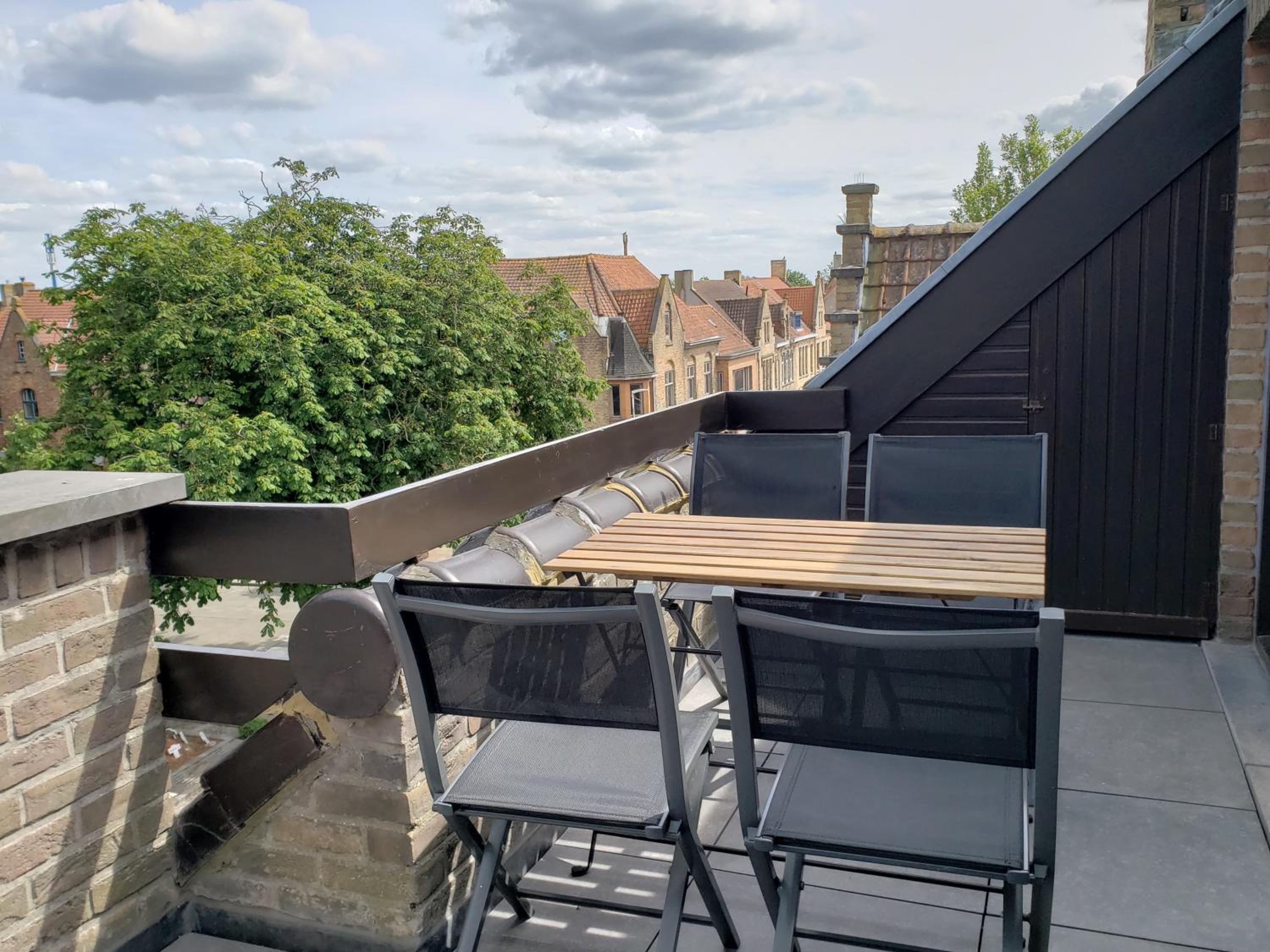 Marlie s Home - comfort stadsapp met zonnig terras