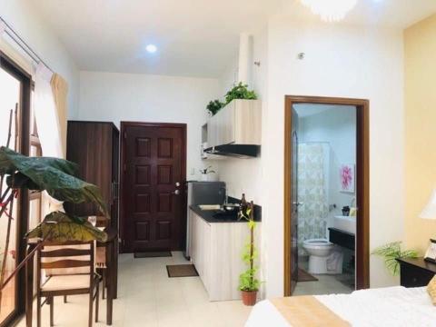Modern Studio Gem - Two Balconies with Ocean & Mountain Views view 2
