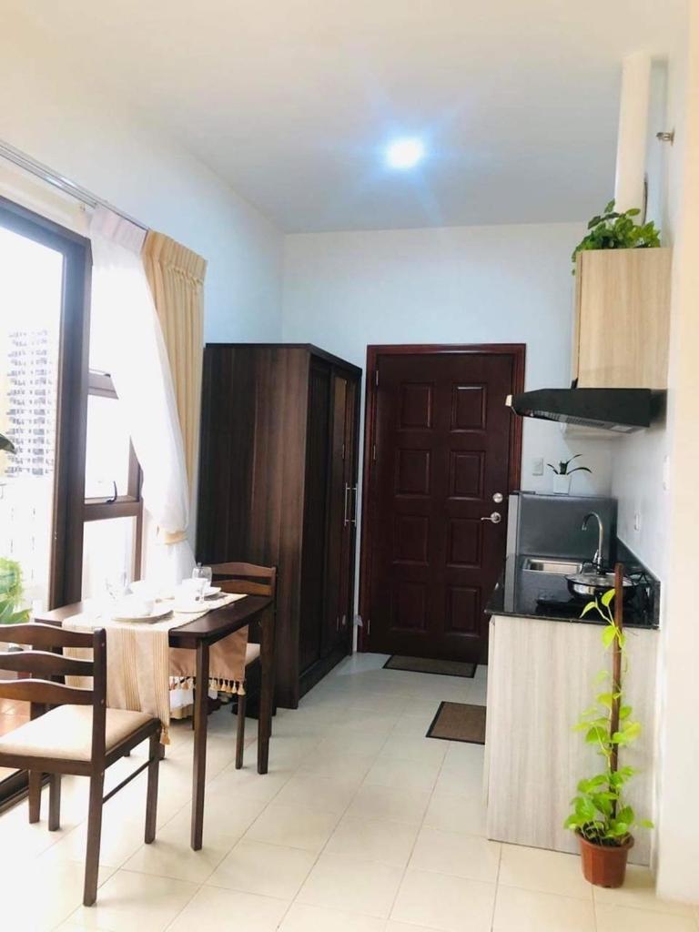 Modern Studio Gem - Two Balconies with Ocean & Mountain Views view 4