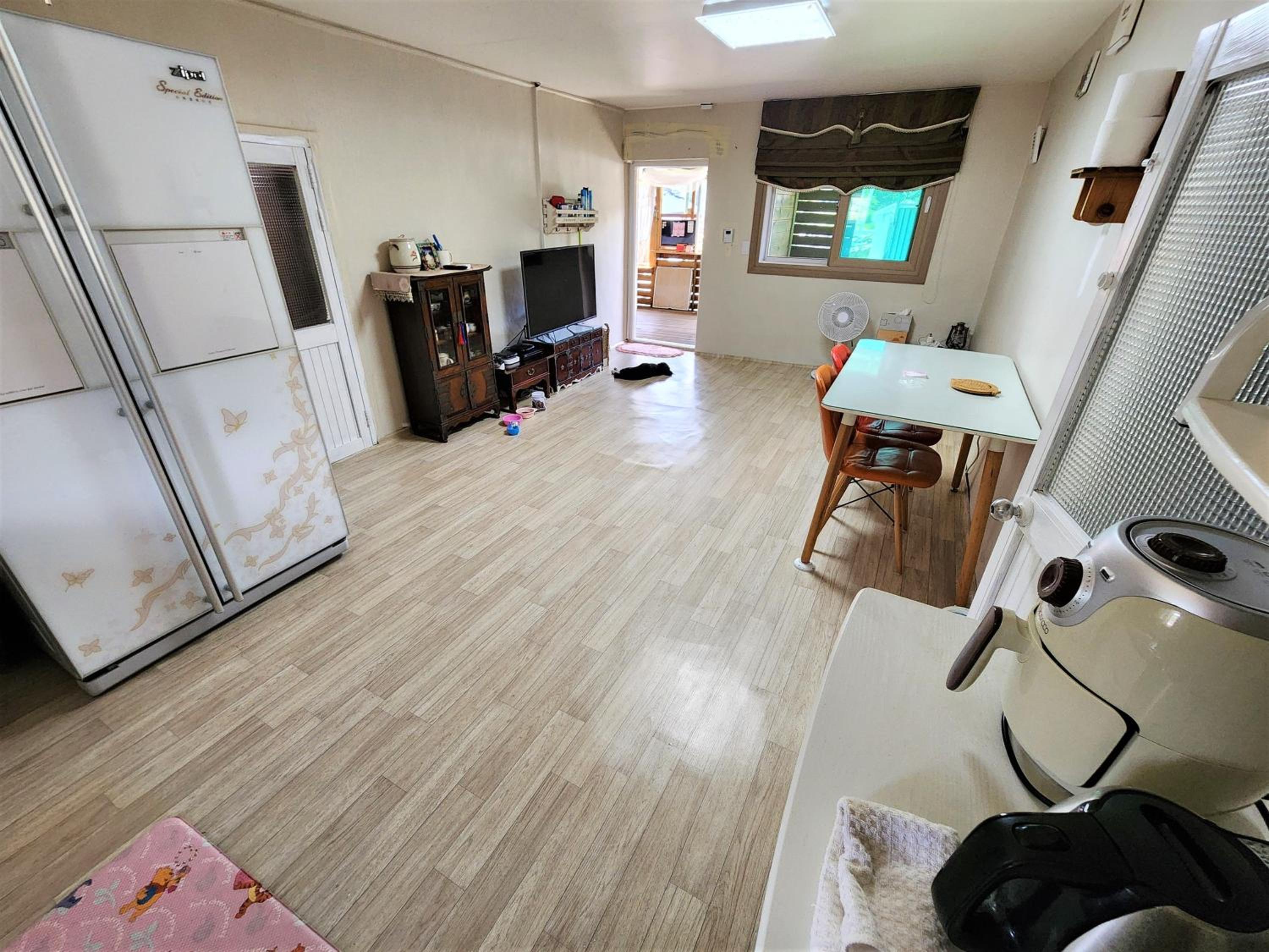 Secluded Country House between Jirisan Mt and Deogyusan Mt view 2