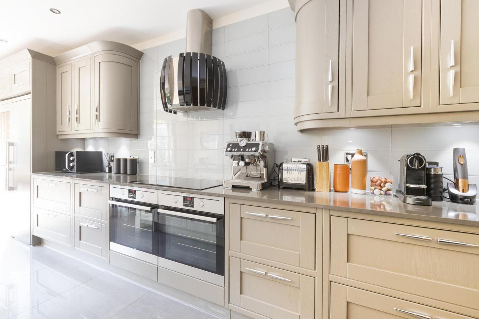 This City Needs Me 2 Bedroom Townhouse with Garden