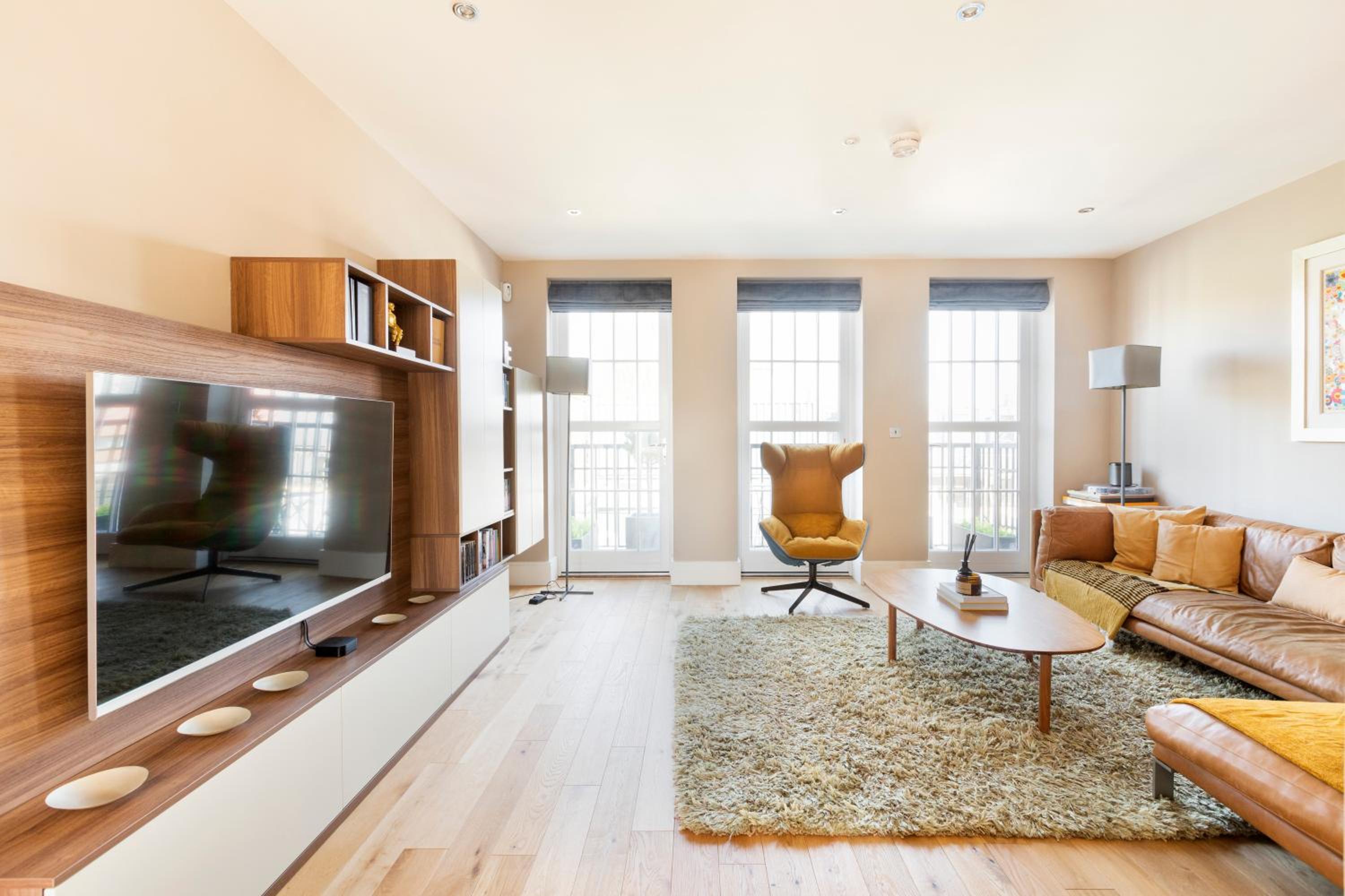 This City Needs Me 2 Bedroom Townhouse with Garden