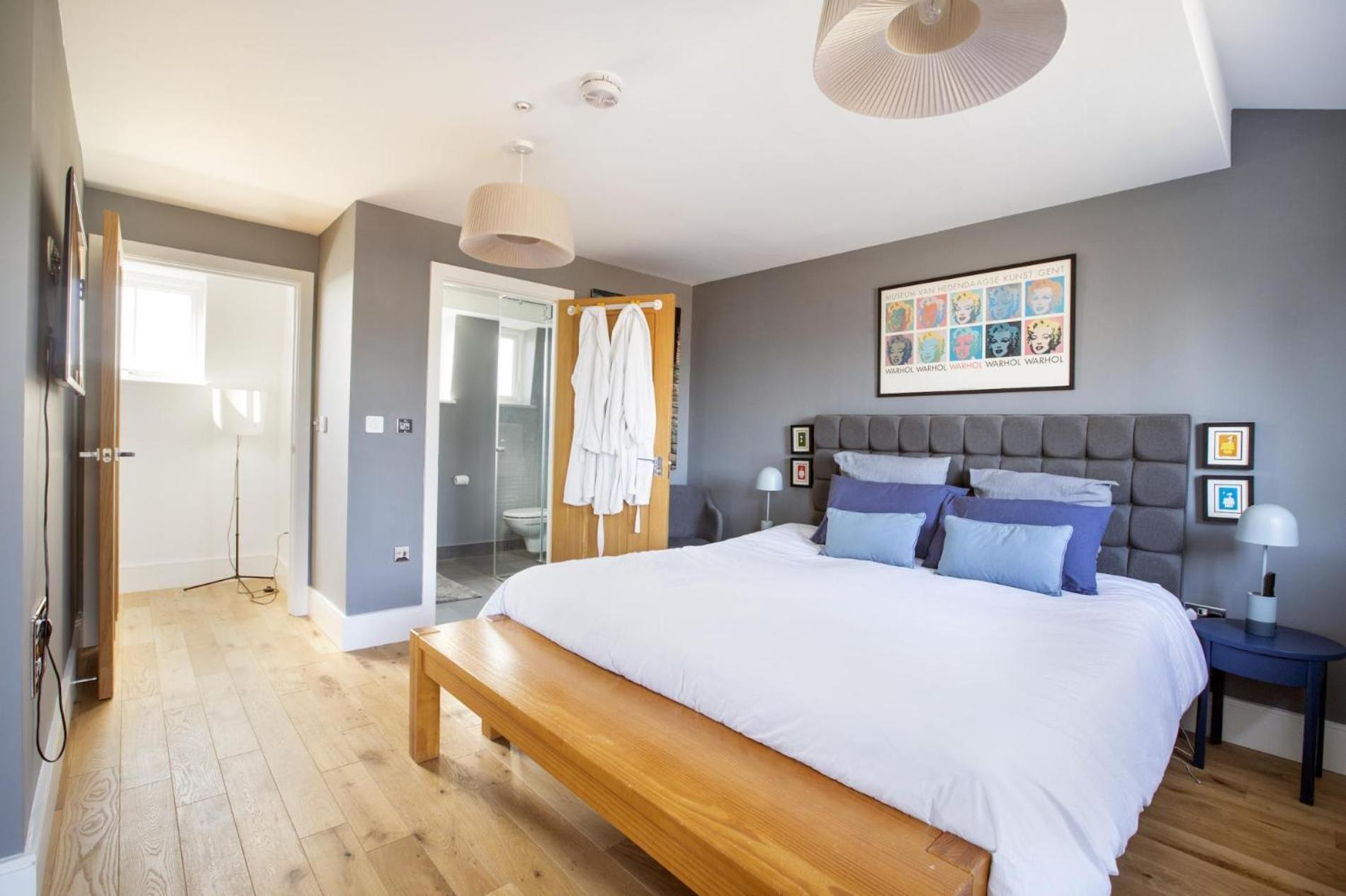This City Needs Me 2 Bedroom Townhouse with Garden