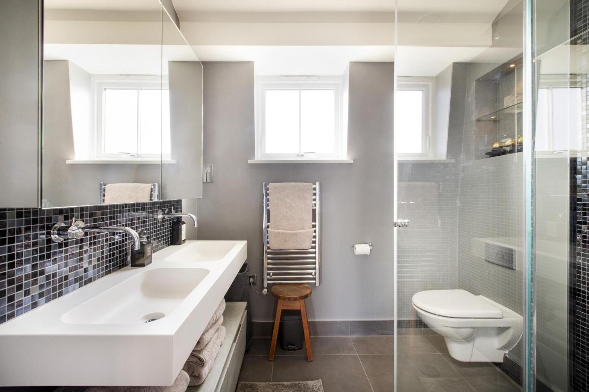 This City Needs Me 2 Bedroom Townhouse with Garden