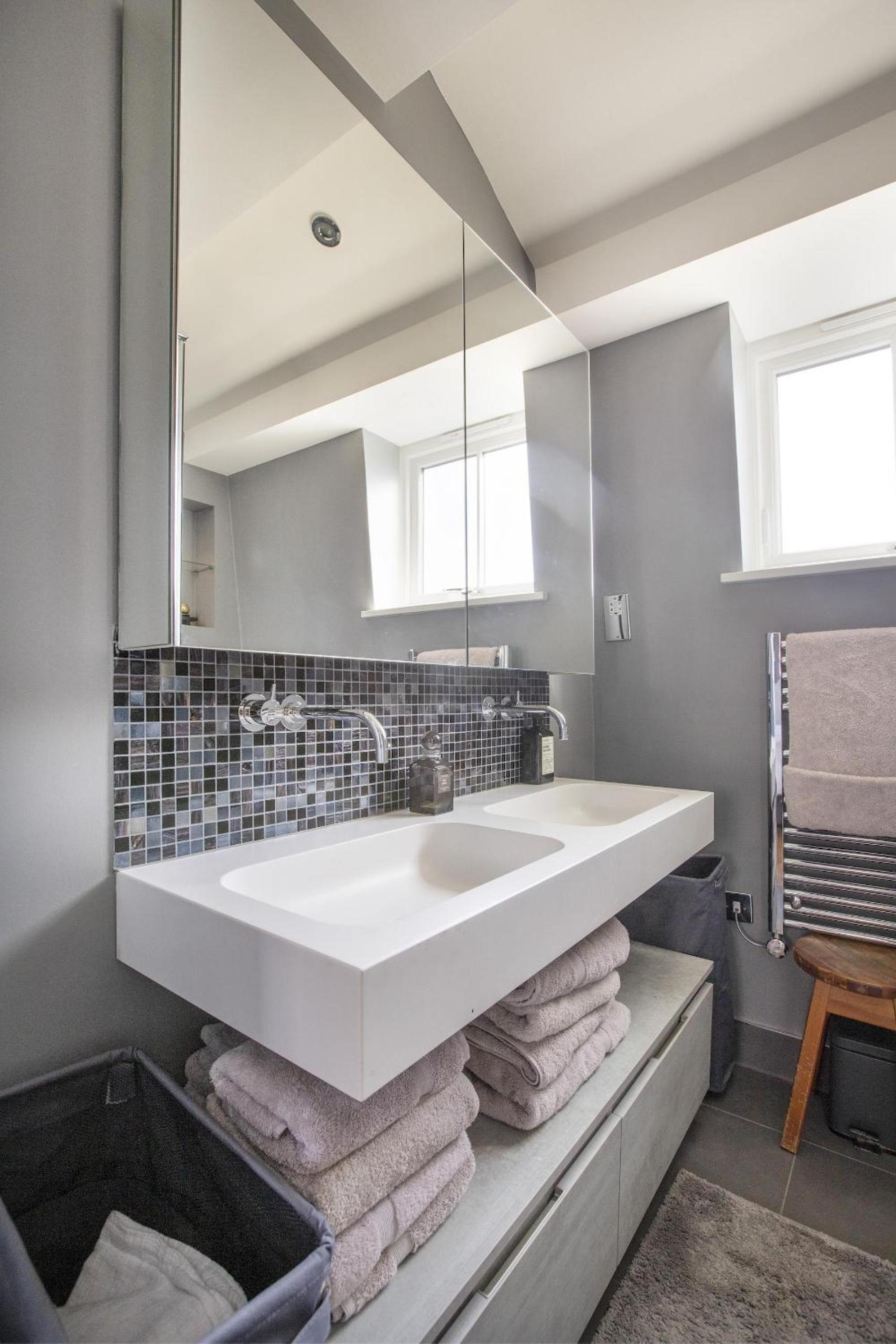 This City Needs Me 2 Bedroom Townhouse with Garden
