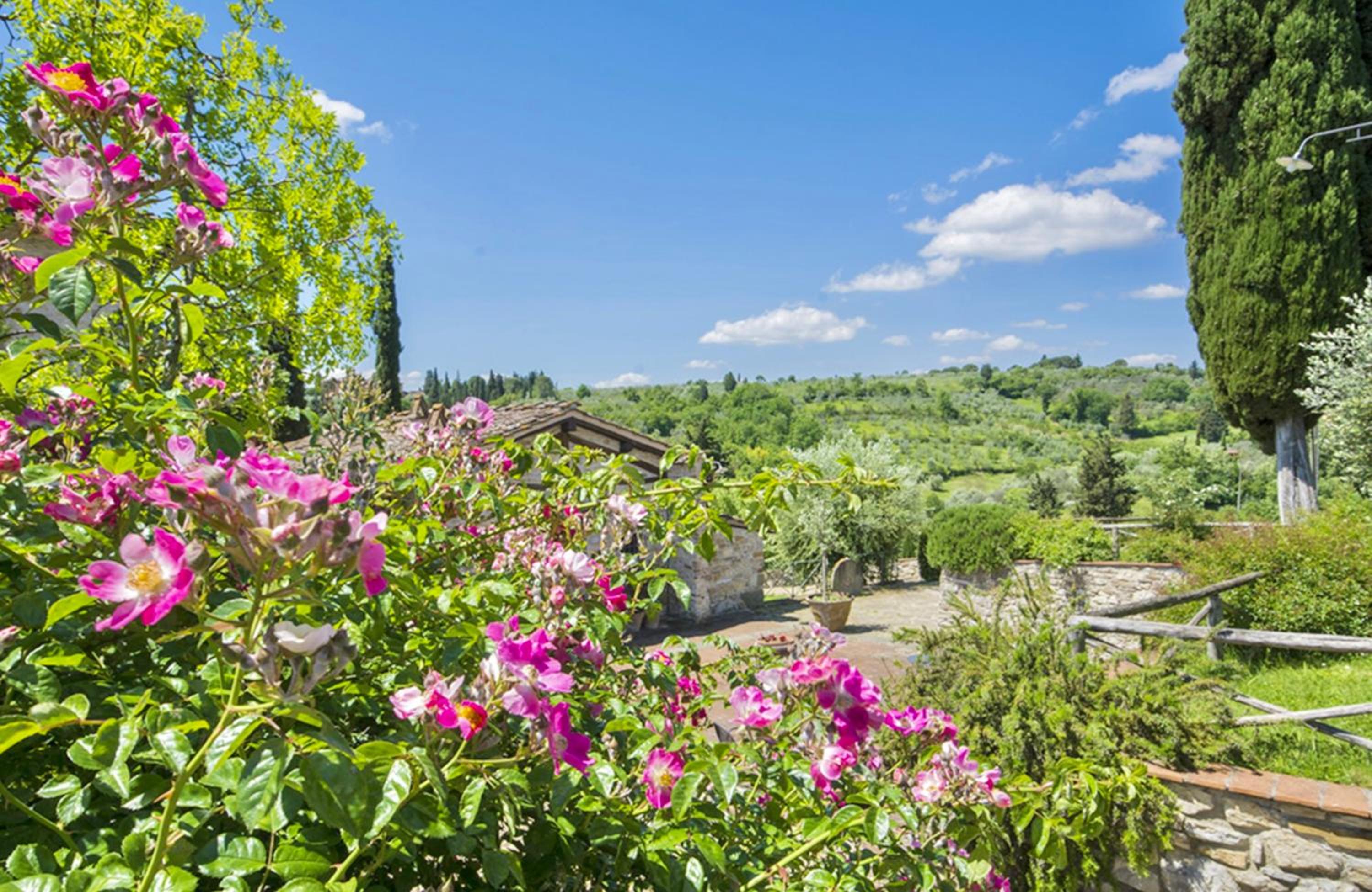 Apartments with 3 beds, air conditioning and private outdoor space in a residence with swimming pool not far from Florence view 5