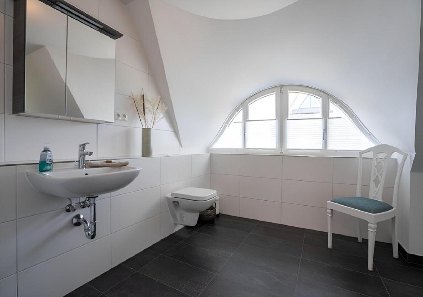 Villa Haffblick - Ferienhaus mit Kamin, Sauna und Meerblick