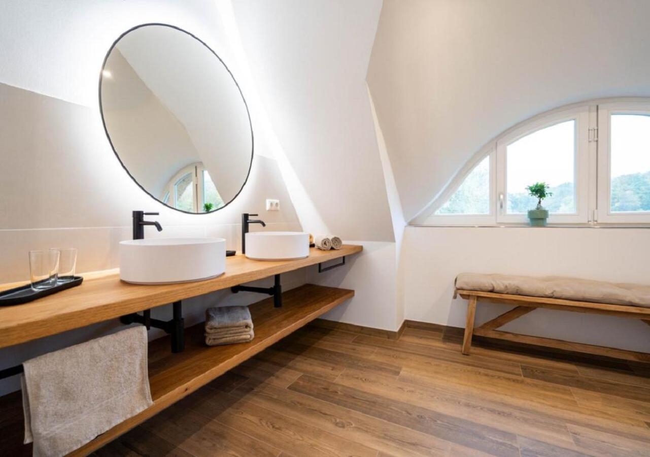 Reetsnacker - Ferienhaus mit Kamin, Sauna und Whirpool für 8 Personen