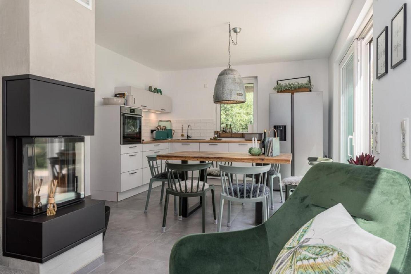 Kleine Binsenjungfer - Ferienhaus mit Sauna und Kamin für 6 Personen