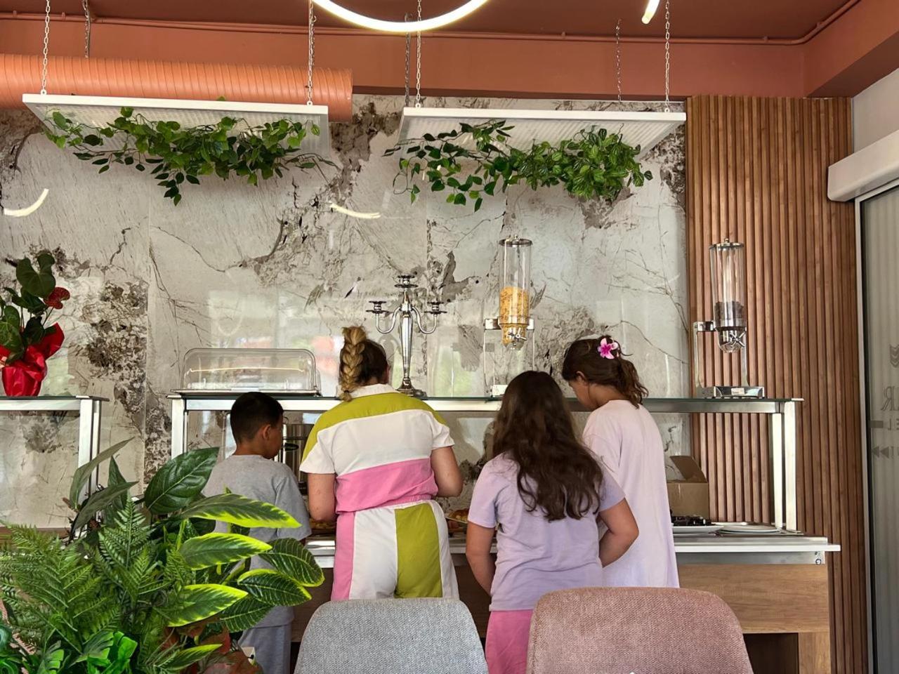 Star Hotel & Restaurant