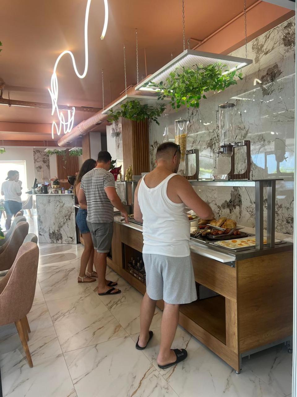 Star Hotel & Restaurant