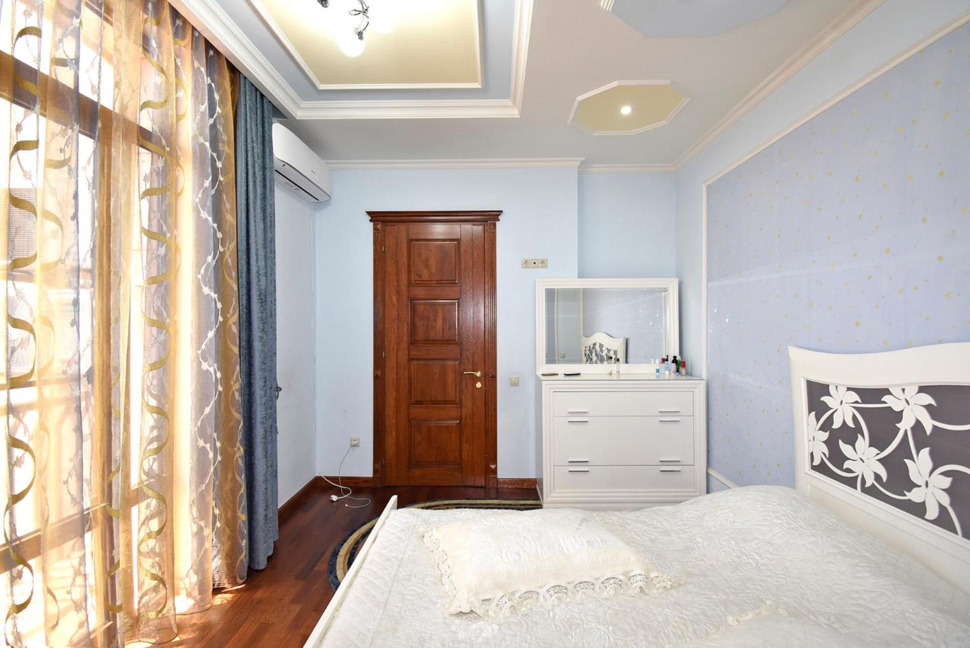 Abovyan street, 2 bedrooms Spacious and Luxury apartment AB917