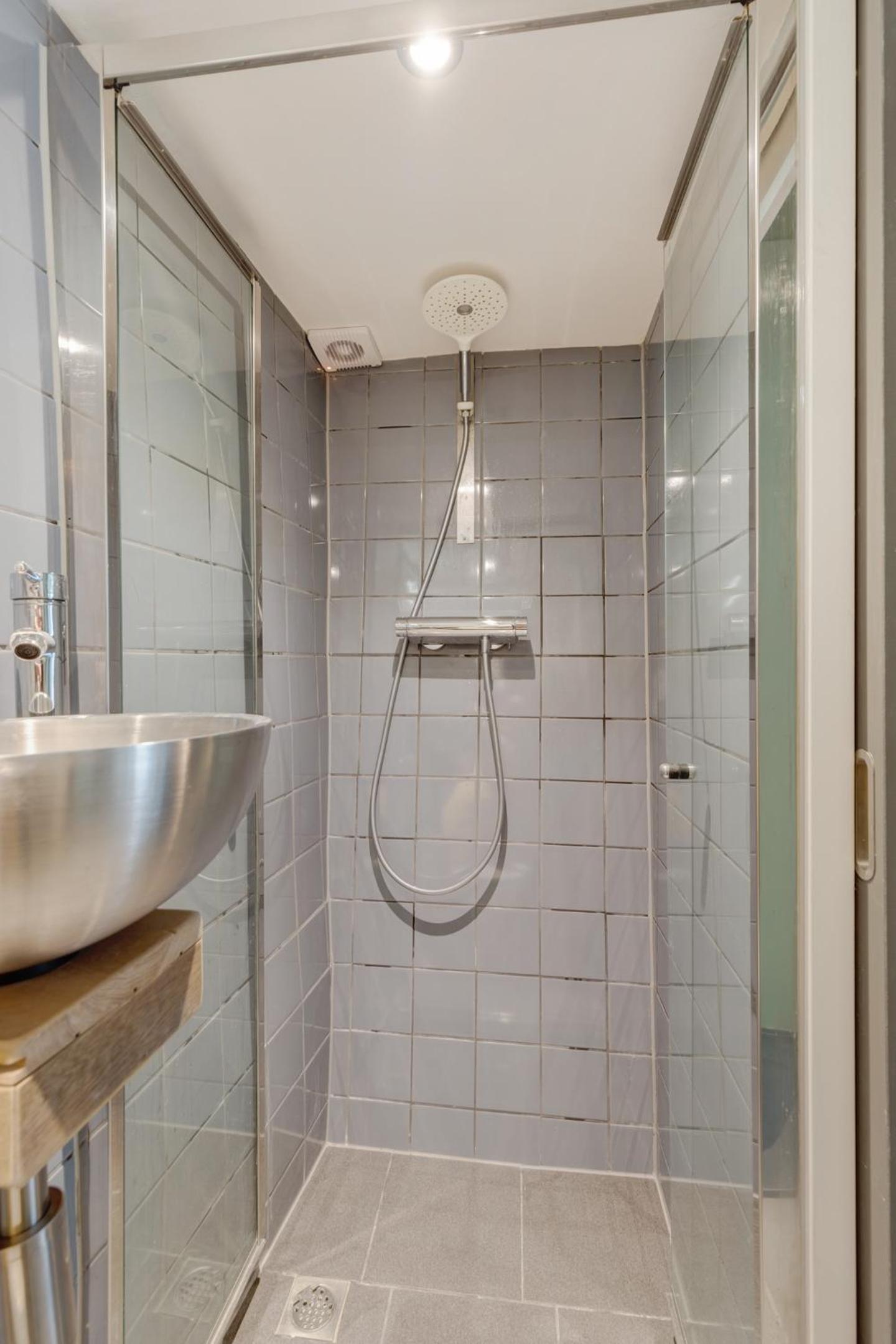 Beautiful apartment in vibrant Utrecht City Center view 5